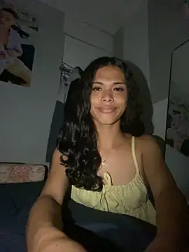 Snapshot of urcurlydiva chatting on 10-21-25, 08:26 urcurlydiva online show from 10-21-25, 08:26