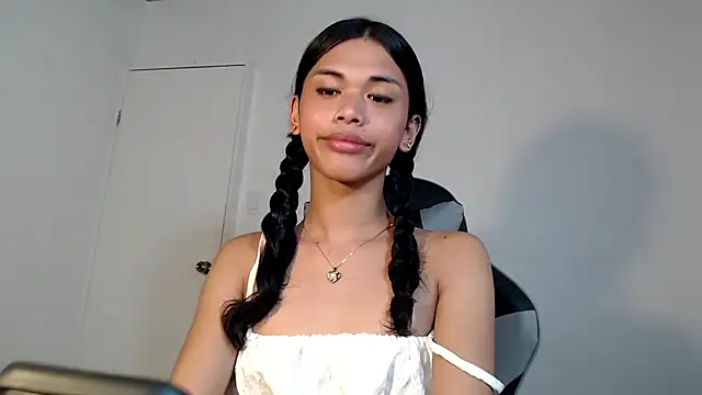 Snapshot of urcurlydiva chatting on 11-03-25, 05:31 urcurlydiva online show from 11-03-25, 05:31