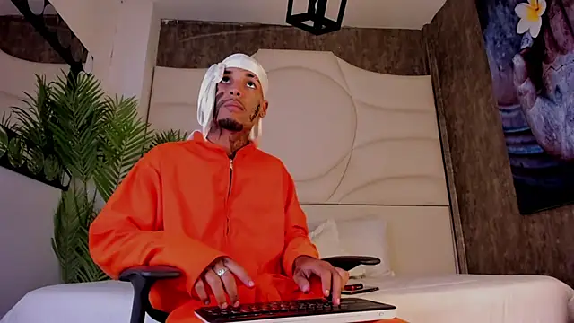 Thiagoferreti online show from 10-31-25, 07:59