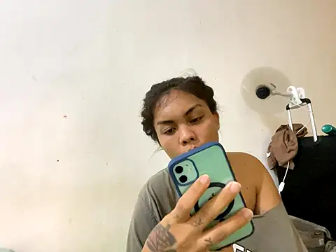 Snapshot of keylalush chatting on 10-20-25, 12:05 keylalush online show from 10-20-25, 12:05