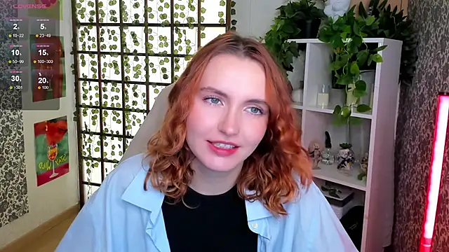 Snapshot of Elis_Cherry chatting on 10-21-25, 02:01 Elis Cherry online show from 10-21-25, 02:01