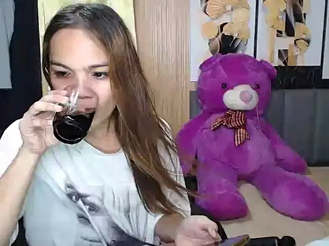 Raffa ella69 online show from 11-18-25, 05:45