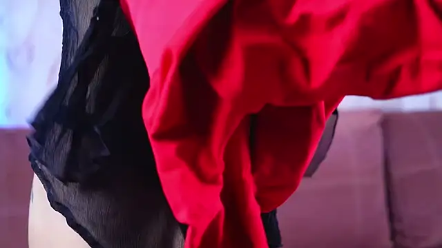 Snapshot of sukie_spooky chatting on 10-13-25, 04:34 sukie spooky online show from 10-13-25, 04:34