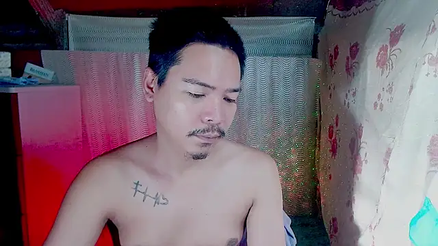 Snapshot of MANIACasianX chatting on 10-15-25, 02:44 MANIACasianX online show from 10-15-25, 02:44