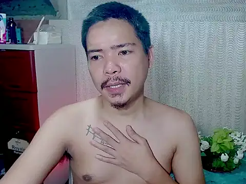 Snapshot of MANIACasianX chatting on 10-19-25, 11:22 MANIACasianX online show from 10-19-25, 11:22