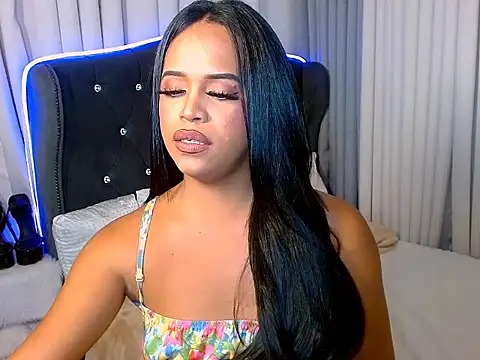 Snapshot of Lorainnelustts chatting on 10-10-25, 01:43 Lorainnelustts online show from 10-10-25, 01:43