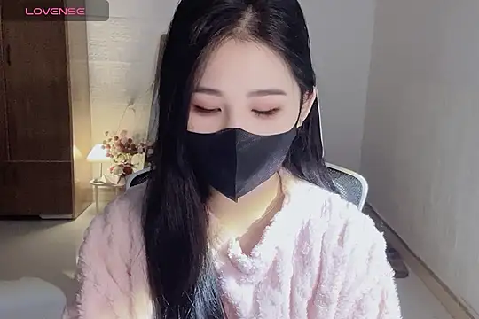    Daisy    online show from 01-12-26, 04:01