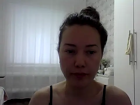 Ururee online show from 09-29-25, 08:08