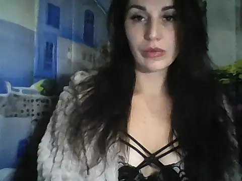 Snapshot of Qinini chatting on 10-15-25, 08:20 Qinini online show from 10-15-25, 08:20