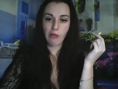 Snapshot of Qinini chatting on 11-24-25, 10:09 Qinini online show from 11-24-25, 10:09