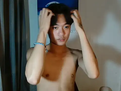 Snapshot of ur_little_secret chatting on 12-15-25, 03:05 ur little secret online show from 12-15-25, 03:05