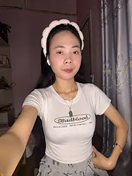 Snapshot of Dau-Tayy chatting on 10-26-25, 02:34 Dau-Tayy online show from 10-26-25, 02:34