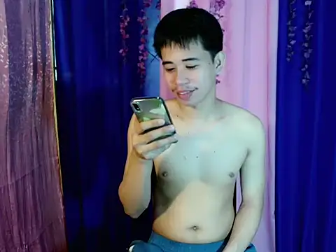 Snapshot of urasianbigcock chatting on 11-24-25, 05:18 urasianbigcock online show from 11-24-25, 05:18