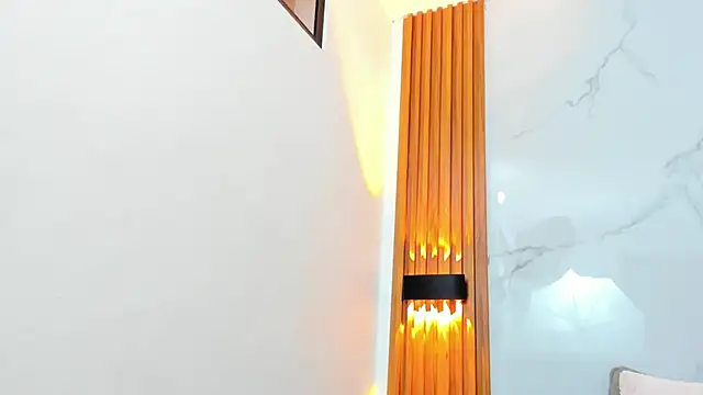 IsabellaMonet online show from 12-15-25, 11:14