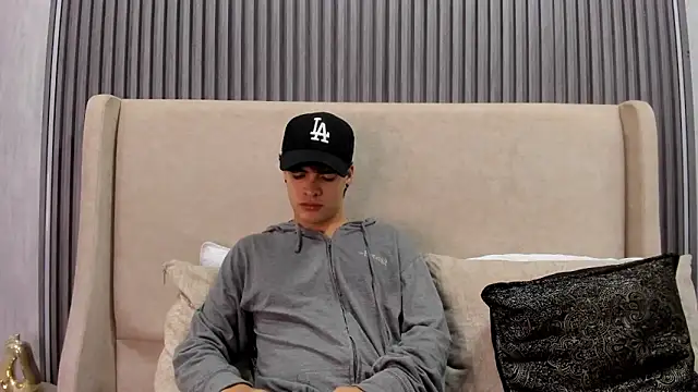 BenitoSaenz online show from 10-12-25, 03:38