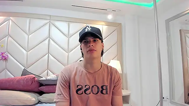 BenitoSaenz online show from 10-14-25, 03:51