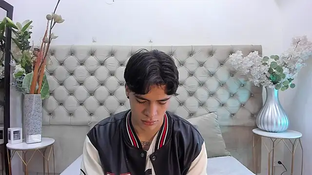 BenitoSaenz online show from 12-15-25, 12:09