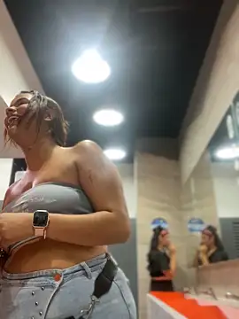 Snapshot of Kaily_Sweet16 chatting on 09-12-25, 03:12 Kaily Sweet16 online show from 09-12-25, 03:12