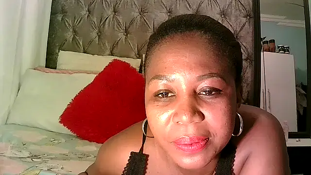 Pookie1990 online show from 10-25-25, 03:51