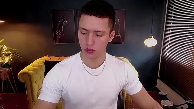 Snapshot of deivid_parker chatting on 10-10-25, 01:54 deivid parker online show from 10-10-25, 01:54