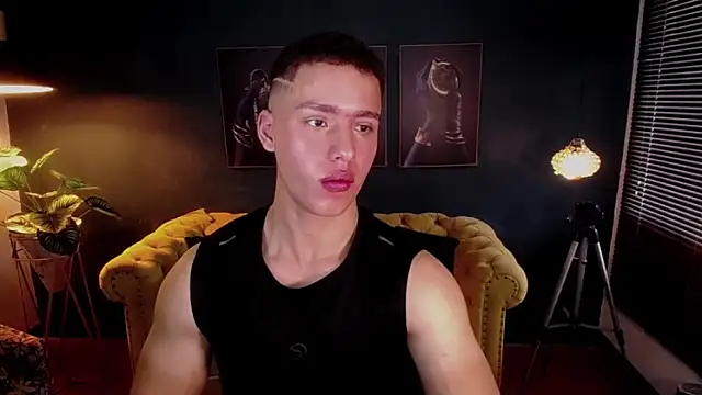 Snapshot of deivid_parker chatting on 10-25-25, 01:40 deivid parker online show from 10-25-25, 01:40