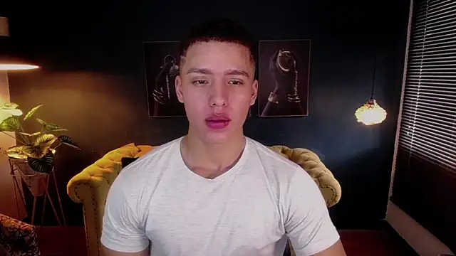 Snapshot of deivid_parker chatting on 10-27-25, 01:48 deivid parker online show from 10-27-25, 01:48