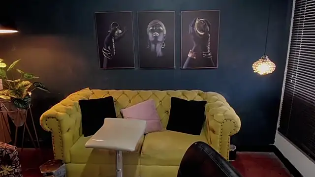 Snapshot of deivid_parker chatting on 10-28-25, 01:47 deivid parker online show from 10-28-25, 01:47