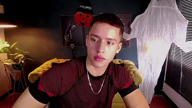 Snapshot of deivid_parker chatting on 11-04-25, 01:32 deivid parker online show from 11-04-25, 01:32