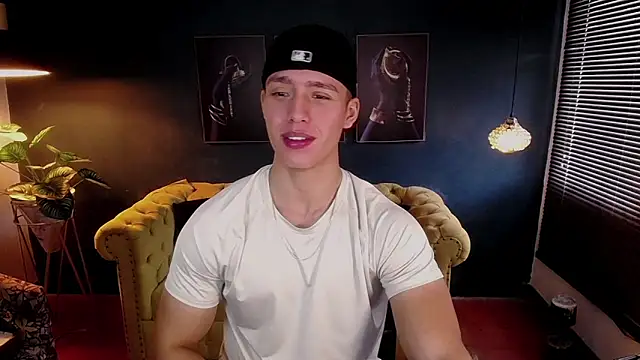 Snapshot of deivid_parker chatting on 11-19-25, 01:44 deivid parker online show from 11-19-25, 01:44