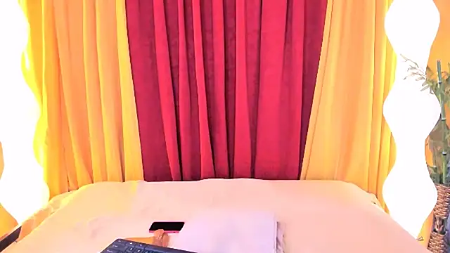 Snapshot of AthenaKeller chatting on 11-05-25, 06:30 AthenaKeller online show from 11-05-25, 06:30