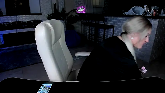 Snapshot of MariemLui chatting on 09-14-25, 10:36 MariemLui online show from 09-14-25, 10:36