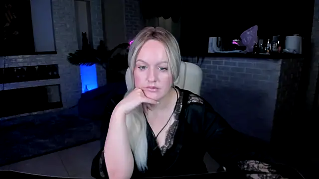 Snapshot of MariemLui chatting on 09-16-25, 06:03 MariemLui online show from 09-16-25, 06:03