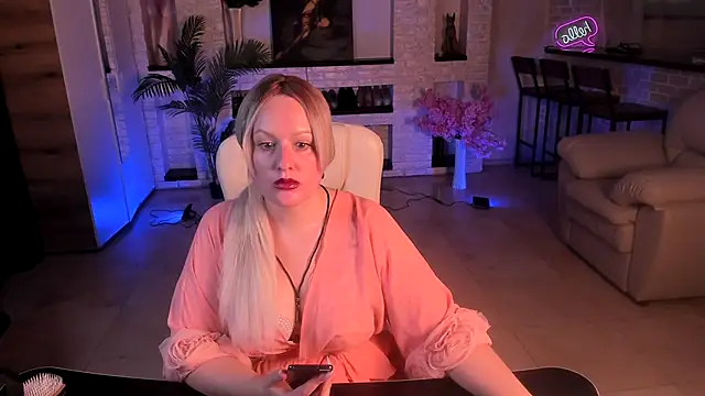 Snapshot of MariemLui chatting on 10-12-25, 11:09 MariemLui online show from 10-12-25, 11:09