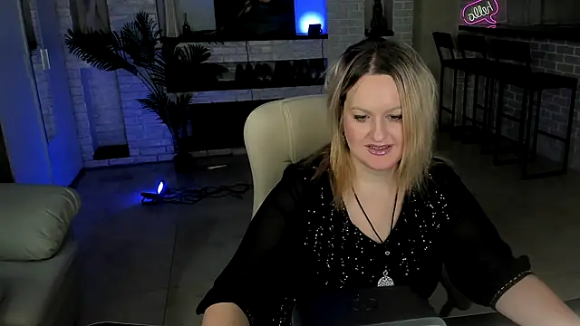 Snapshot of MariemLui chatting on 10-20-25, 11:21 MariemLui online show from 10-20-25, 11:21