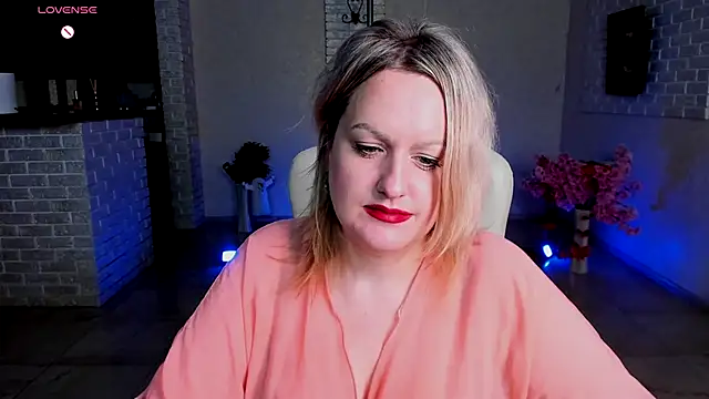 Snapshot of MariemLui chatting on 11-16-25, 03:17 MariemLui online show from 11-16-25, 03:17