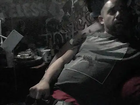 Twoslipperywhenwett online show from 12-13-25, 11:10