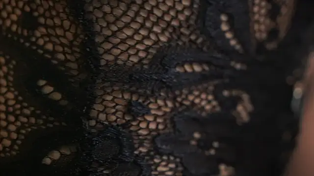 ambar rosse25 online show from 12-17-25, 12:00