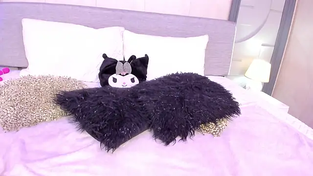 JenniferHills online show from 11-11-25, 05:18