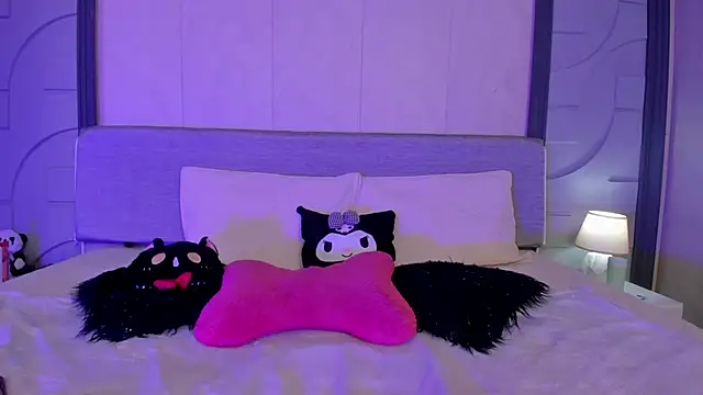 JenniferHills online show from 11-21-25, 06:06