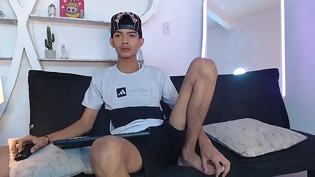 PRETTY SEX1 online show from 10-20-25, 01:22