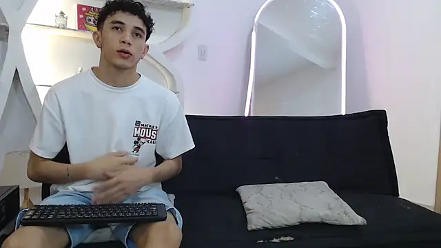 RED EMPIRE online show from 11-06-25, 01:17