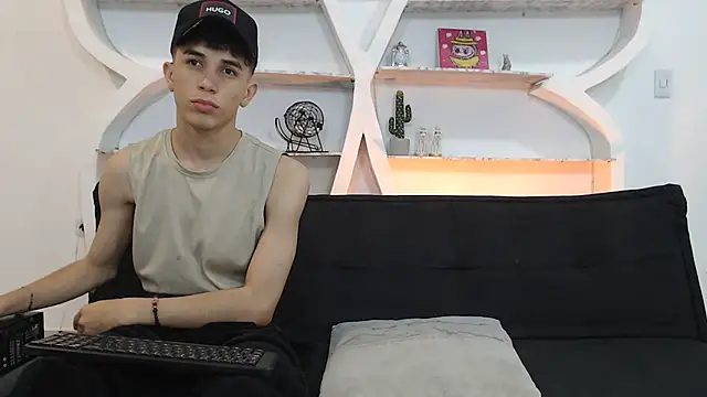 RED EMPIRE online show from 11-11-25, 01:16