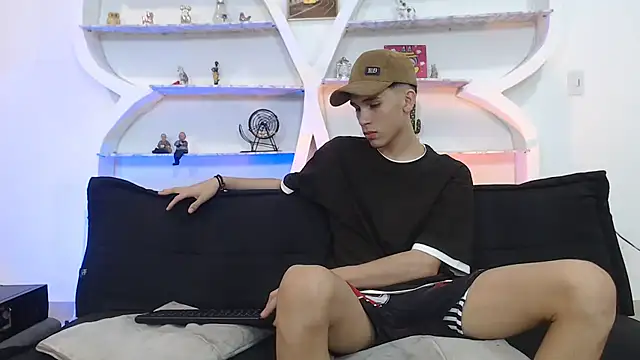 RED EMPIRE online show from 11-22-25, 01:48