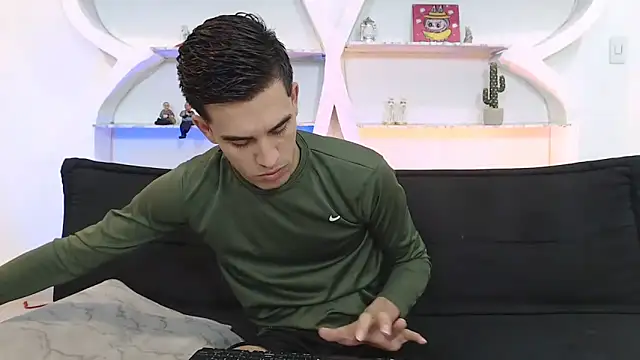 RED EMPIRE online show from 11-26-25, 03:07