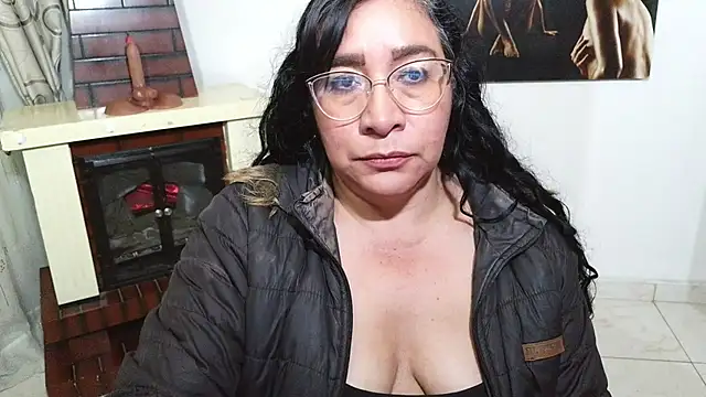 Snapshot of Grace_mature_milf chatting on 11-14-25, 11:35 Grace mature milf online show from 11-14-25, 11:35