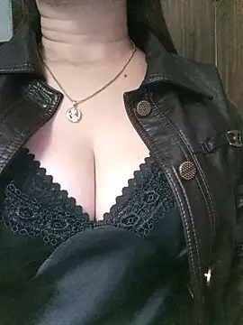 Zika 23 online show from 11-17-25, 03:18