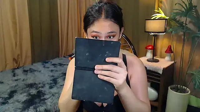 MALICIOUS EVA online show from 11-05-25, 10:43