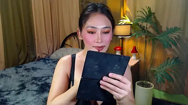 MALICIOUS EVA online show from 11-09-25, 10:41