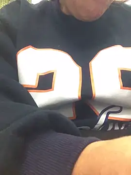 Snapshot of Millionly chatting on 02-10-26, 01:04 Millionly online show from 02-10-26, 01:04