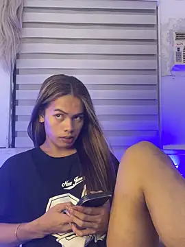 Snapshot of serpenthena_goddess chatting on 10-26-25, 04:24 serpenthena goddess online show from 10-26-25, 04:24